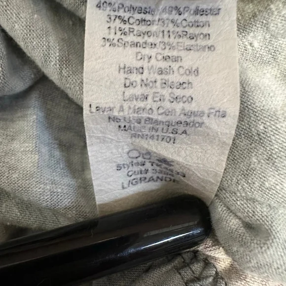 143 Story By Line Uo Women's Grey Pink Floral Tunic Top Size L - Picture 6 of 11